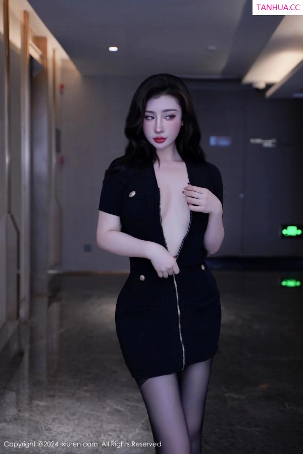  [XiuRen]高清写真图 2024.03.04 No.8170 蕾蕾醒了没 黑丝性感第67张图片